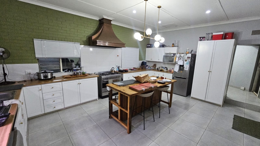 8 Bedroom Property for Sale in Irene Park North West